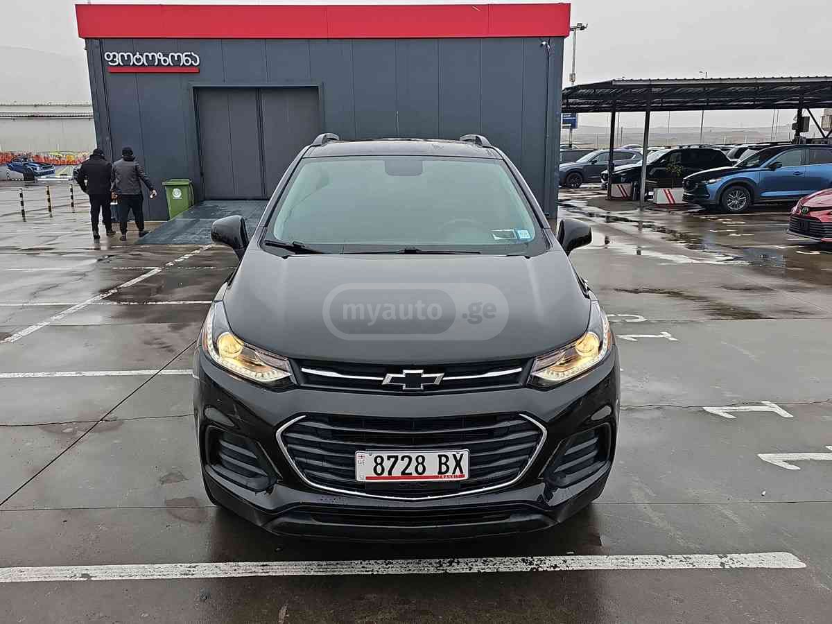 Chevrolet Trax 2021 — photo 2