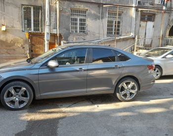 Volkswagen Jetta 2018 — photo 2