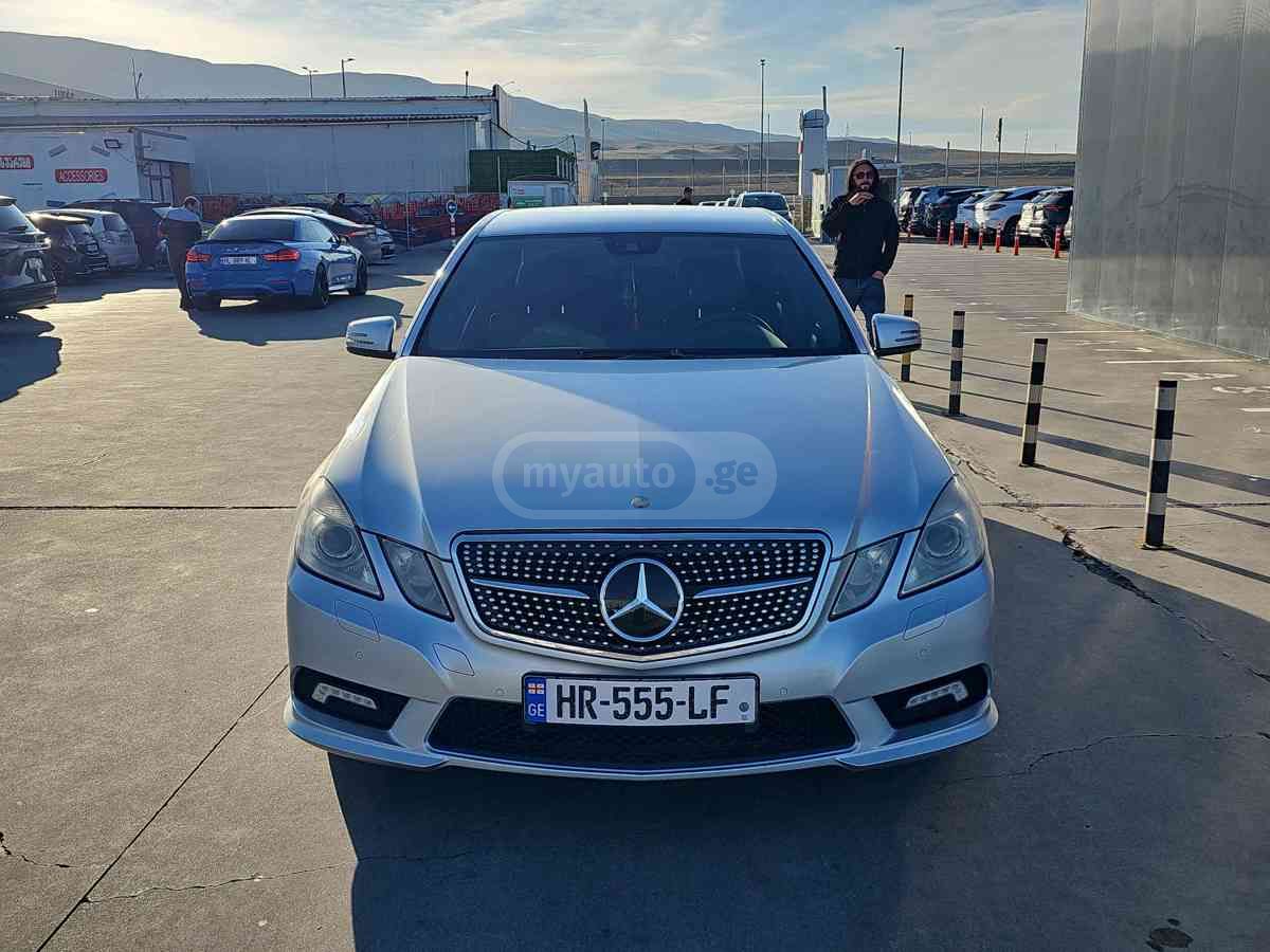 Mercedes-Benz E 350 2010 — photo 2