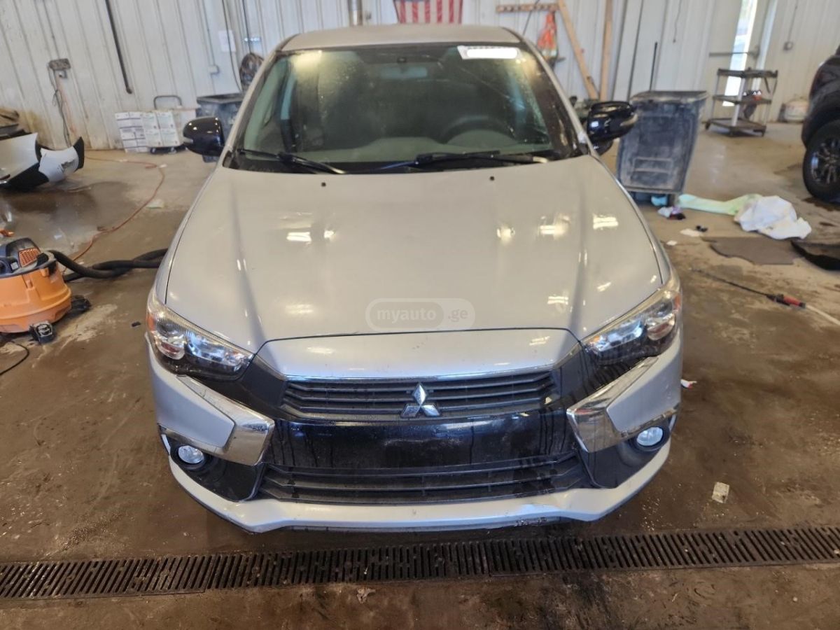 Mitsubishi Outlander Sport 2017 — photo 2