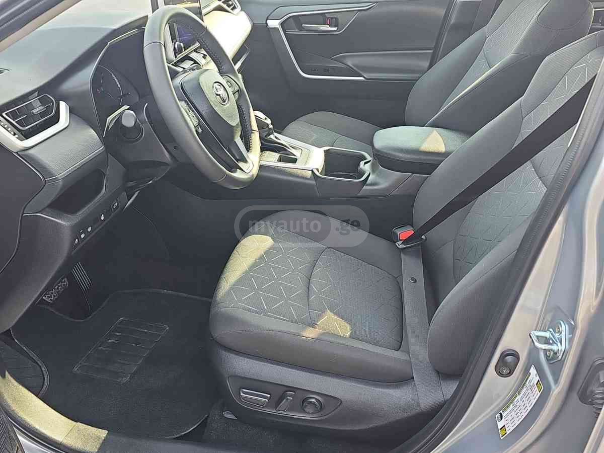 Toyota RAV 4 2024 — photo 2