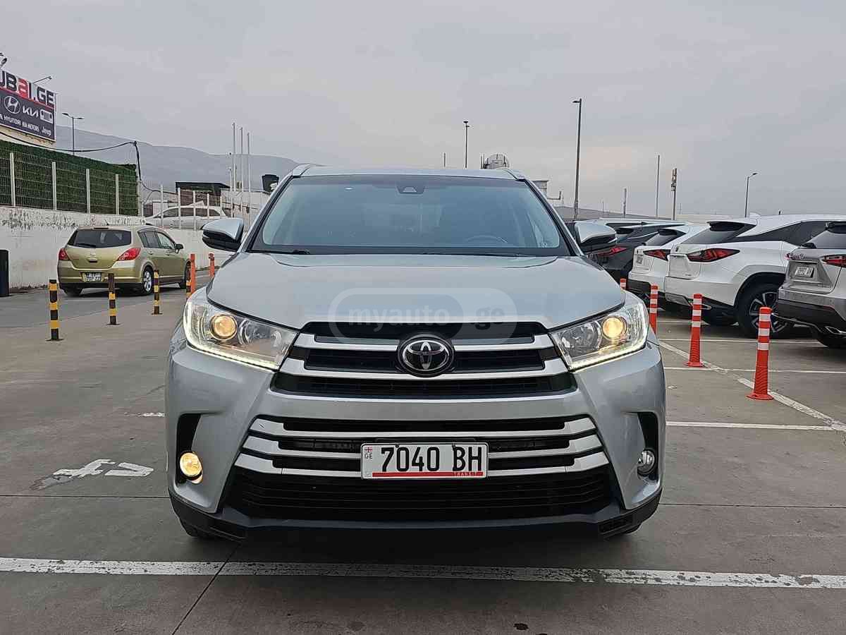Toyota Highlander 2017 — photo 2