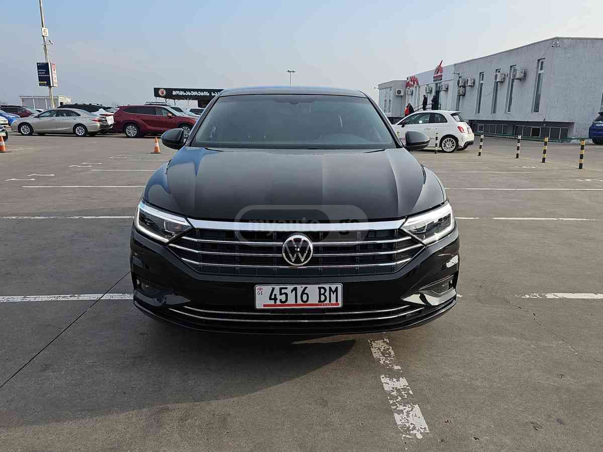 Volkswagen Jetta 2019 — photo 2