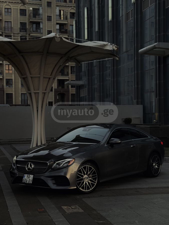 Mercedes-Benz E 400 2022 — photo 2