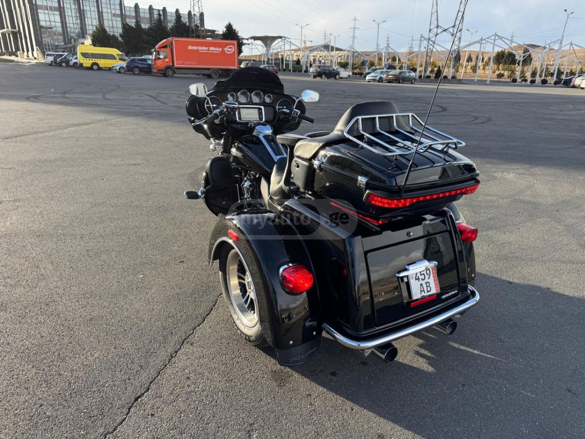 Harley-Davidson Tri Glide 2017 — photo 2