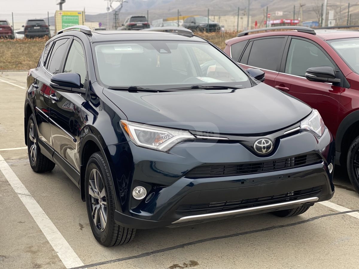 Toyota RAV4 2018 — photo 2