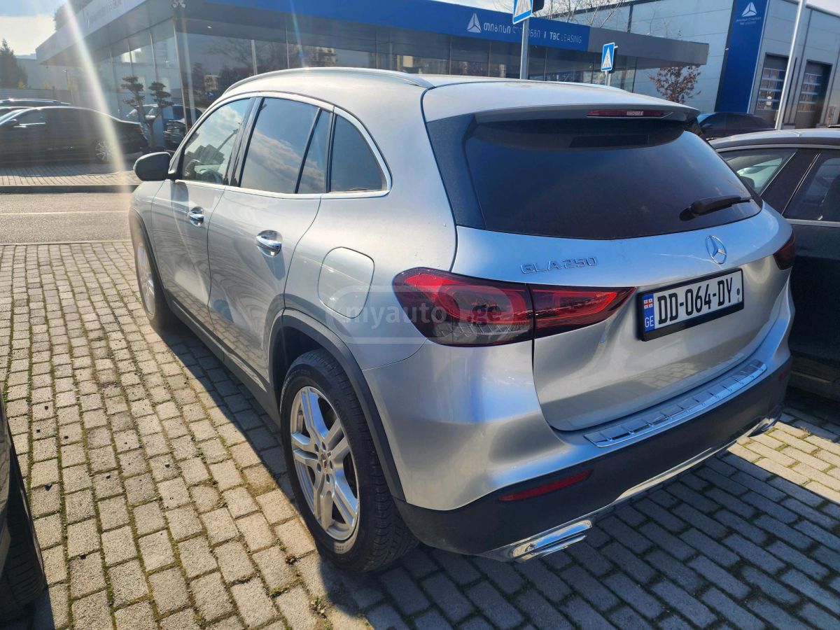 Mercedes-Benz GLA 250 2020 — photo 2