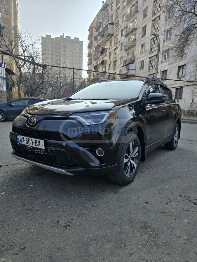 Toyota RAV4 2017 — photo 2