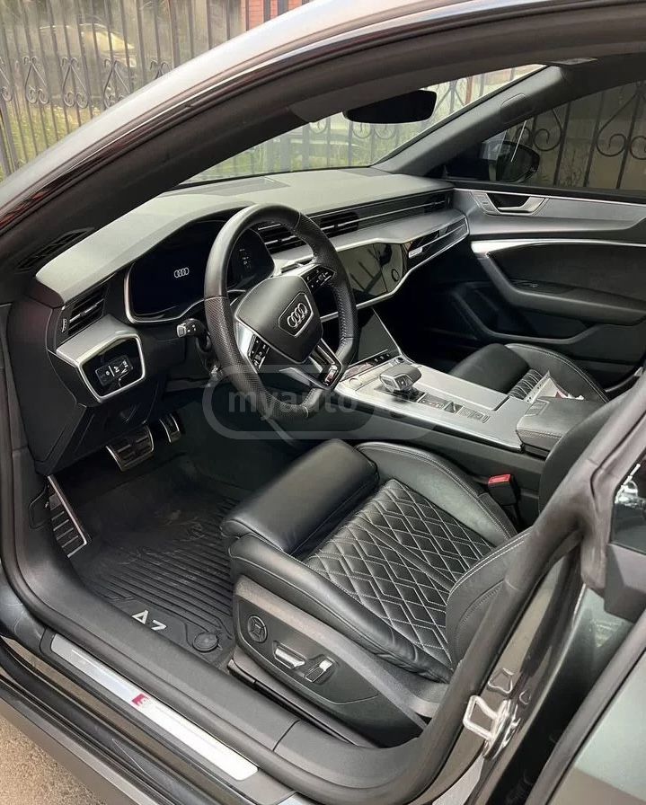 Audi A7 2019 — photo 2