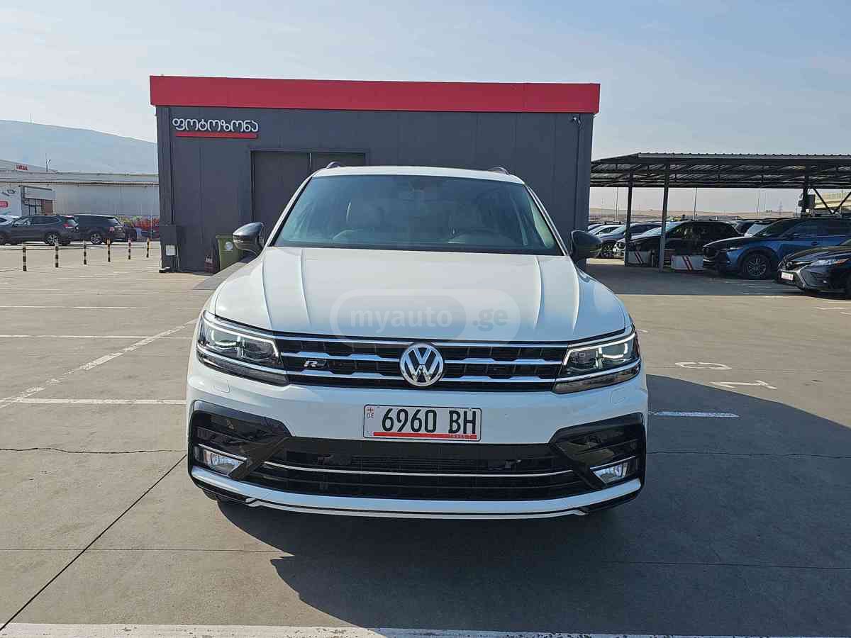 Volkswagen Tiguan 2021 — photo 2