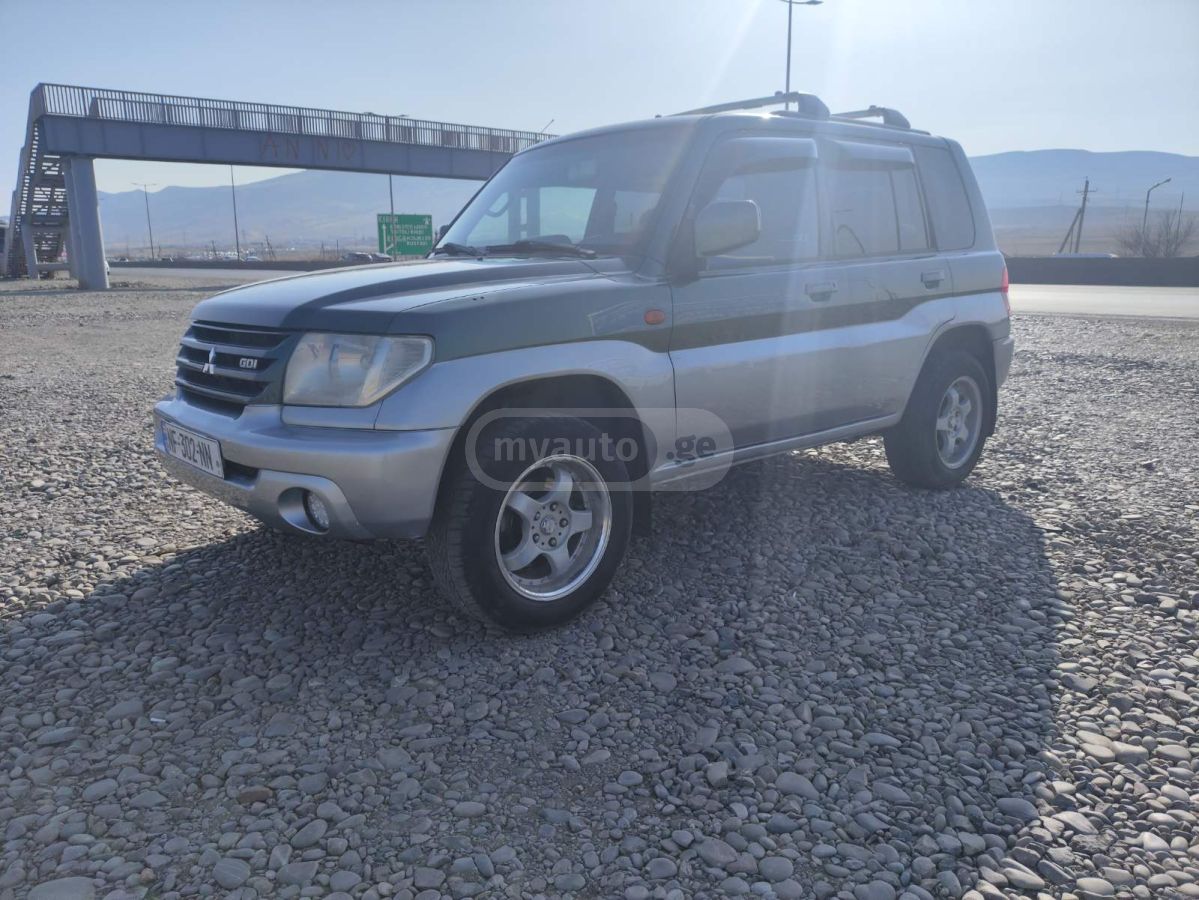 Mitsubishi Pajero IO 2002 — photo 2
