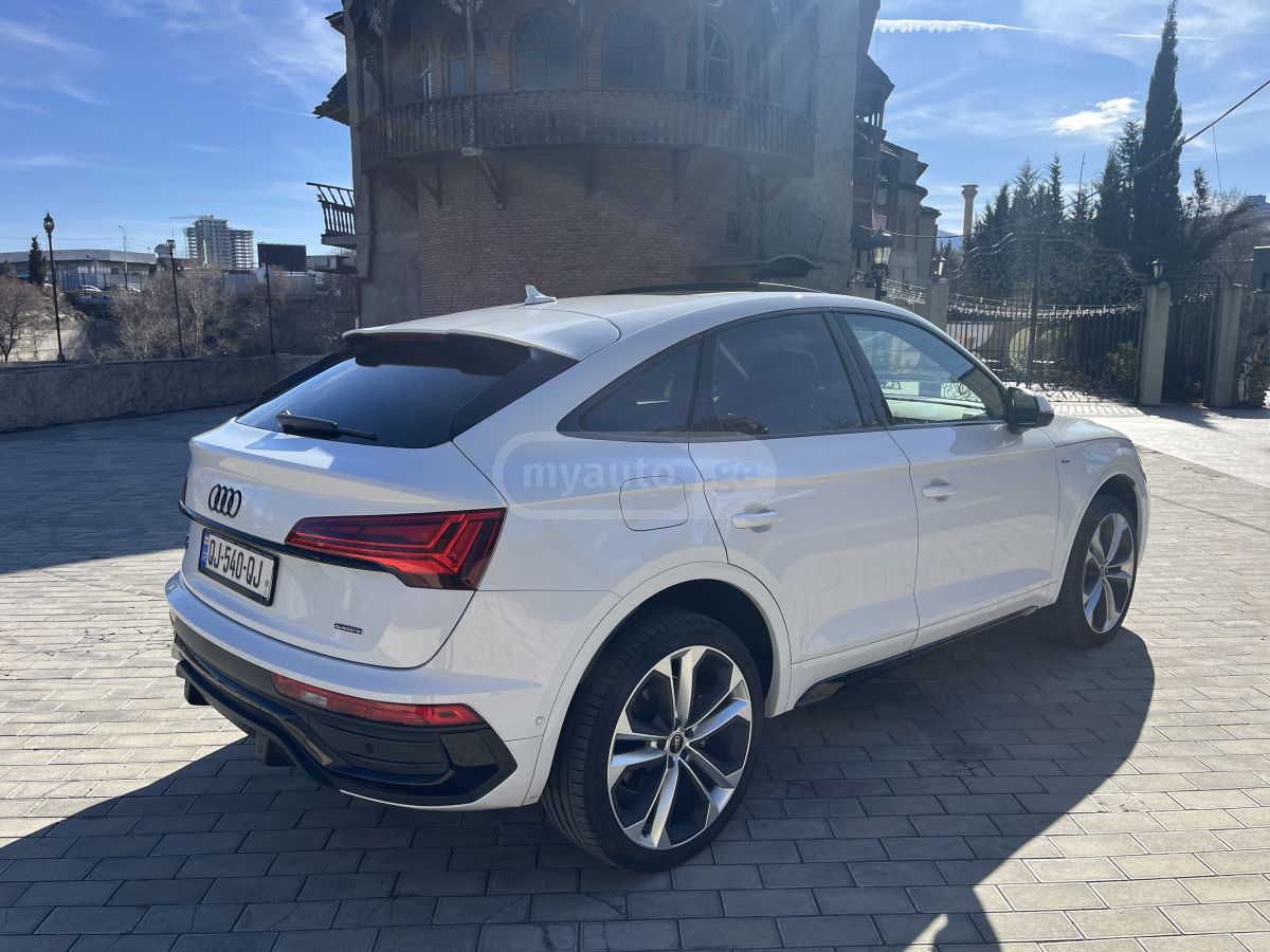 Audi Q5 2023 — photo 2