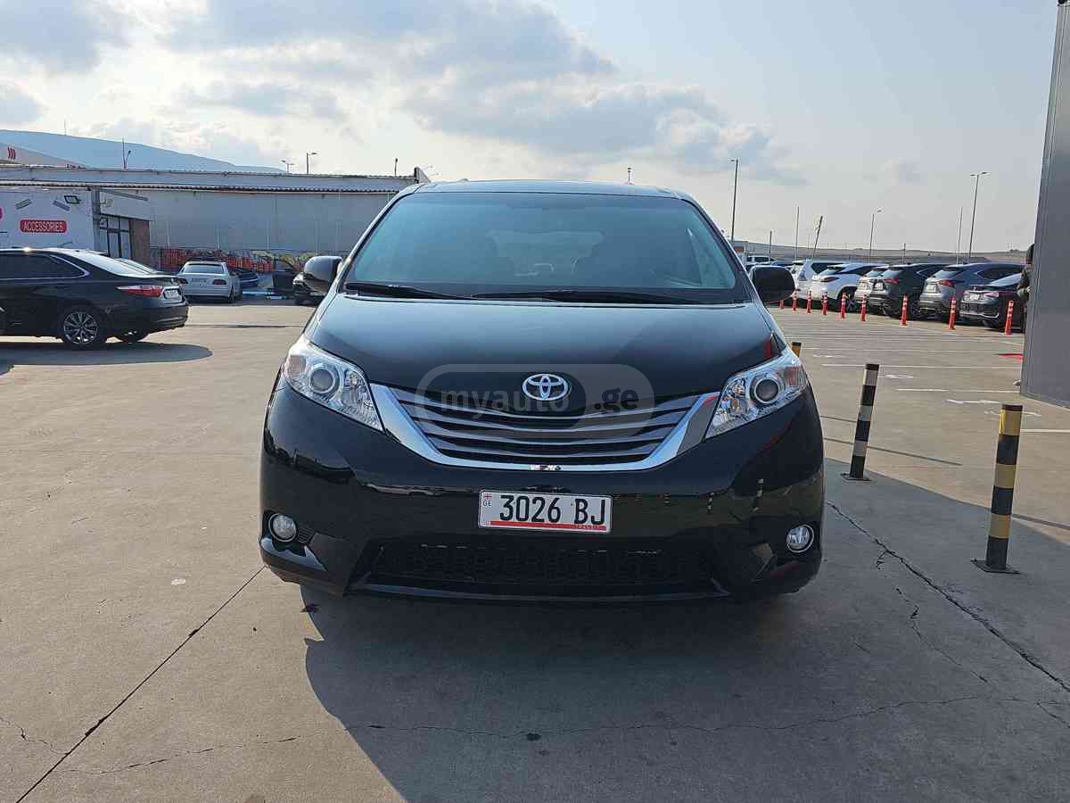 Toyota Sienna 2015 — photo 2