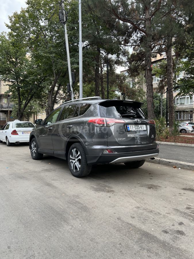 Toyota RAV4 2016 — photo 2