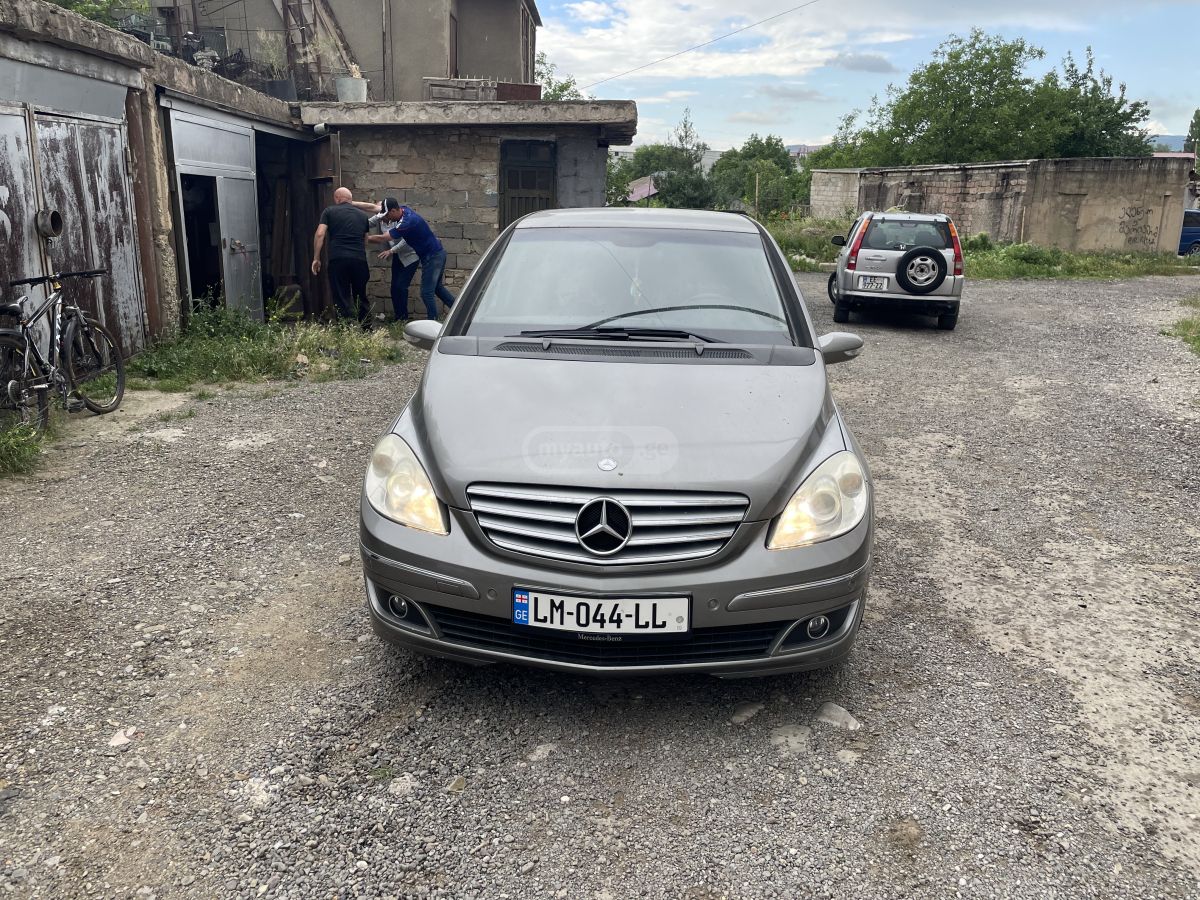 Mercedes-Benz B 150