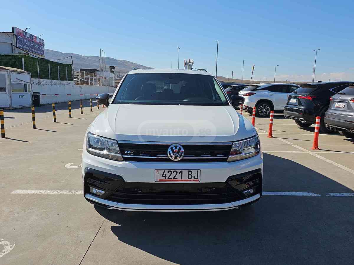 Volkswagen Tiguan 2021 — photo 2