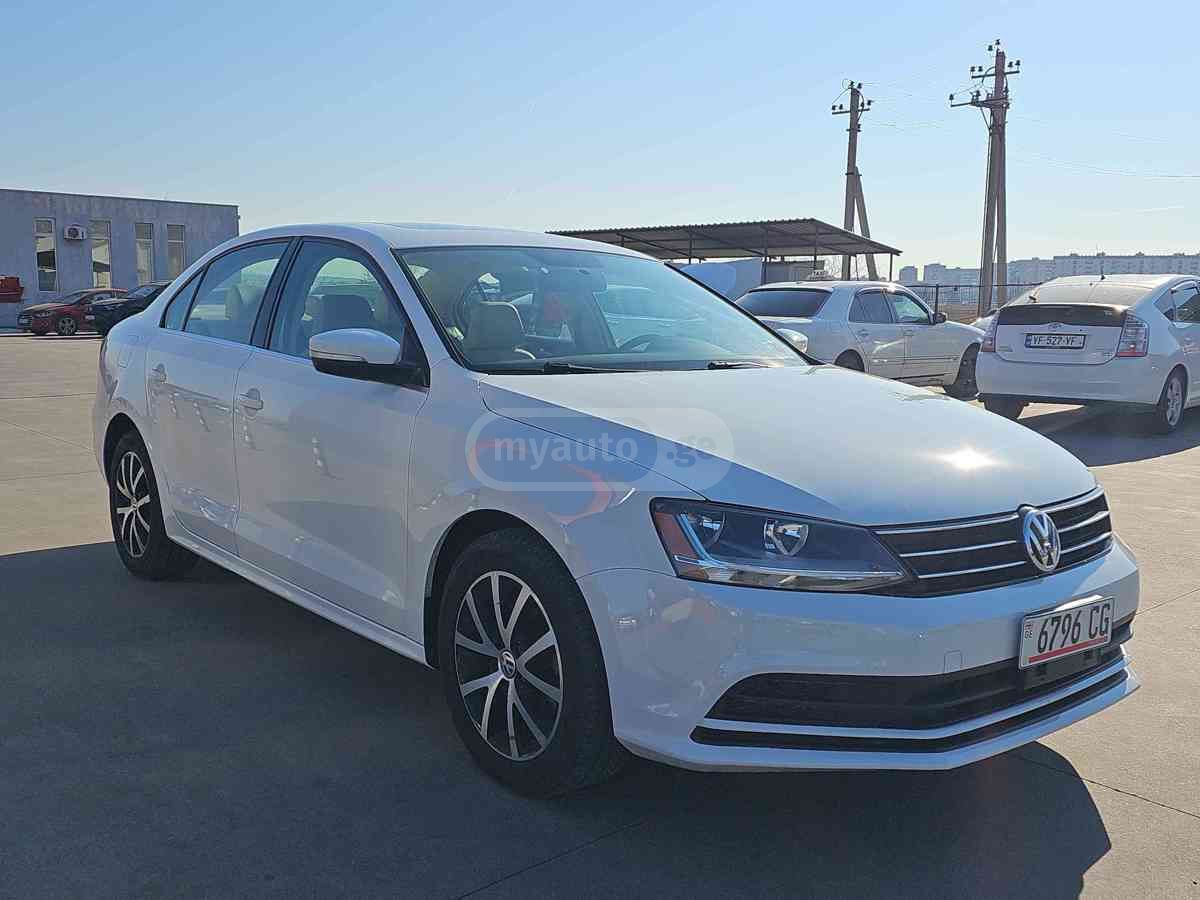 Volkswagen Jetta 2017 — photo 2