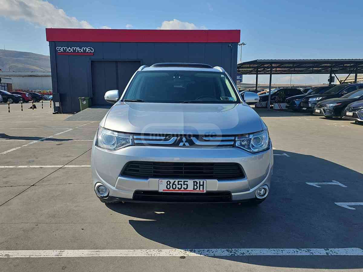 Mitsubishi Outlander 2015 — photo 2