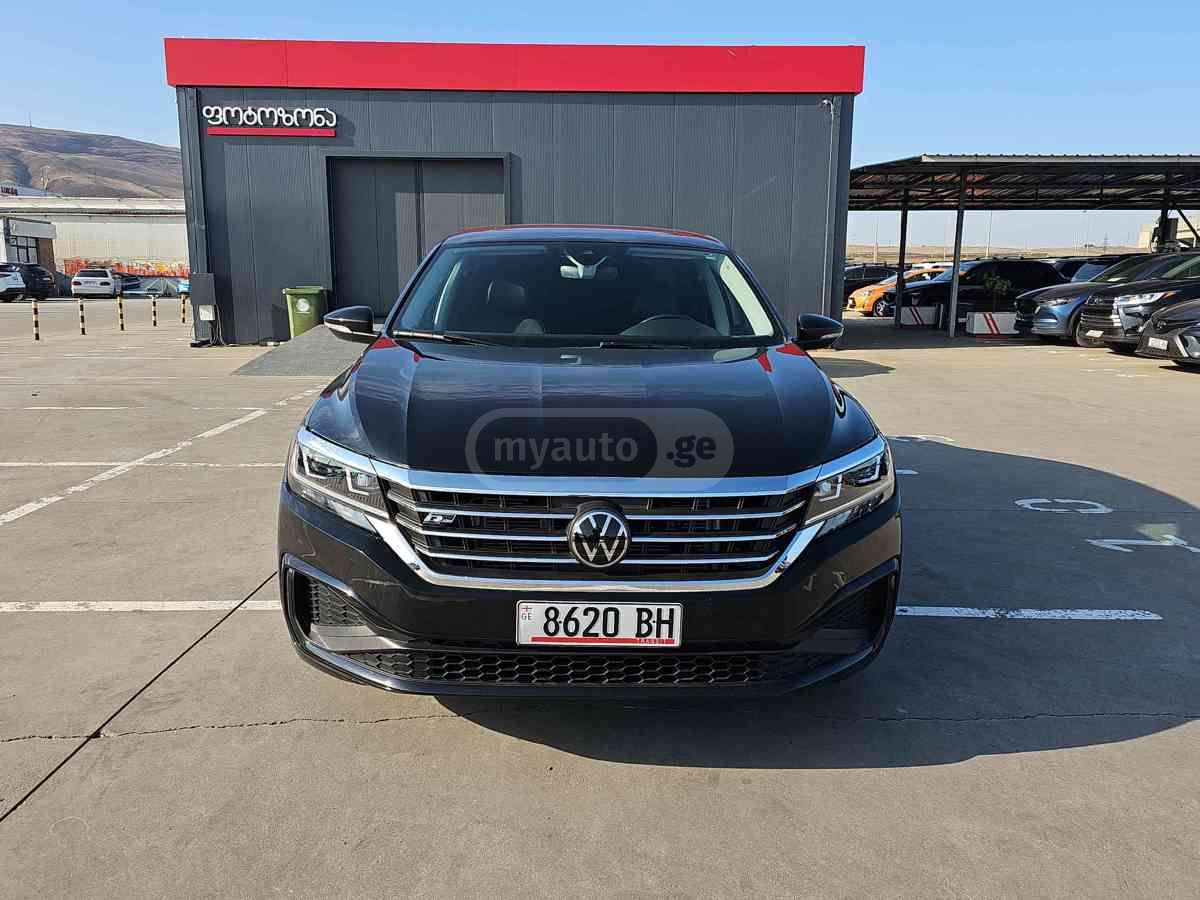 Volkswagen Passat 2020 — photo 2