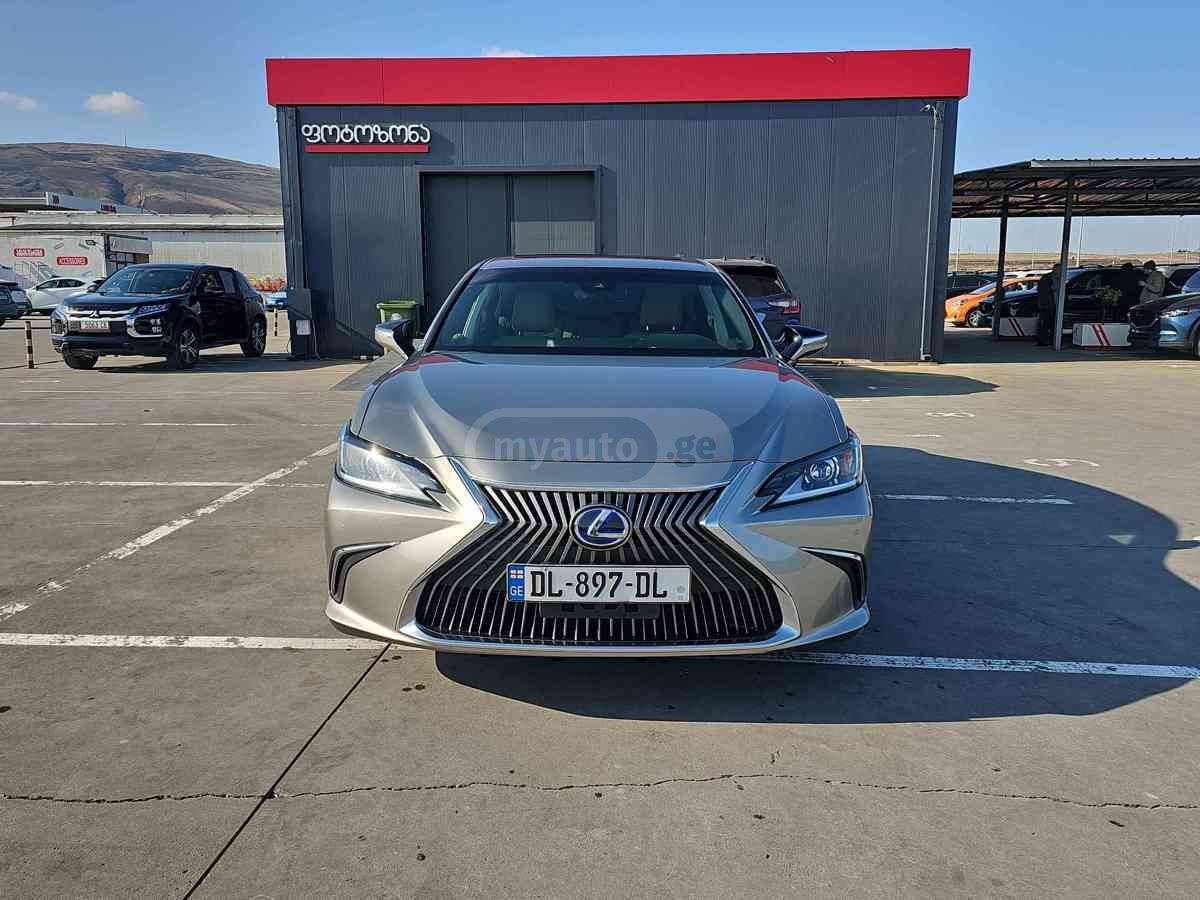 Lexus ES 300 2020 — photo 2