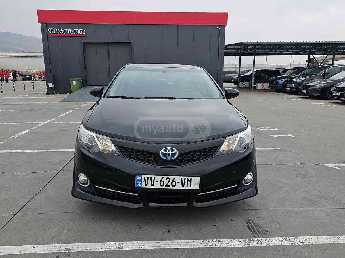 Toyota Camry 2014 — photo 2