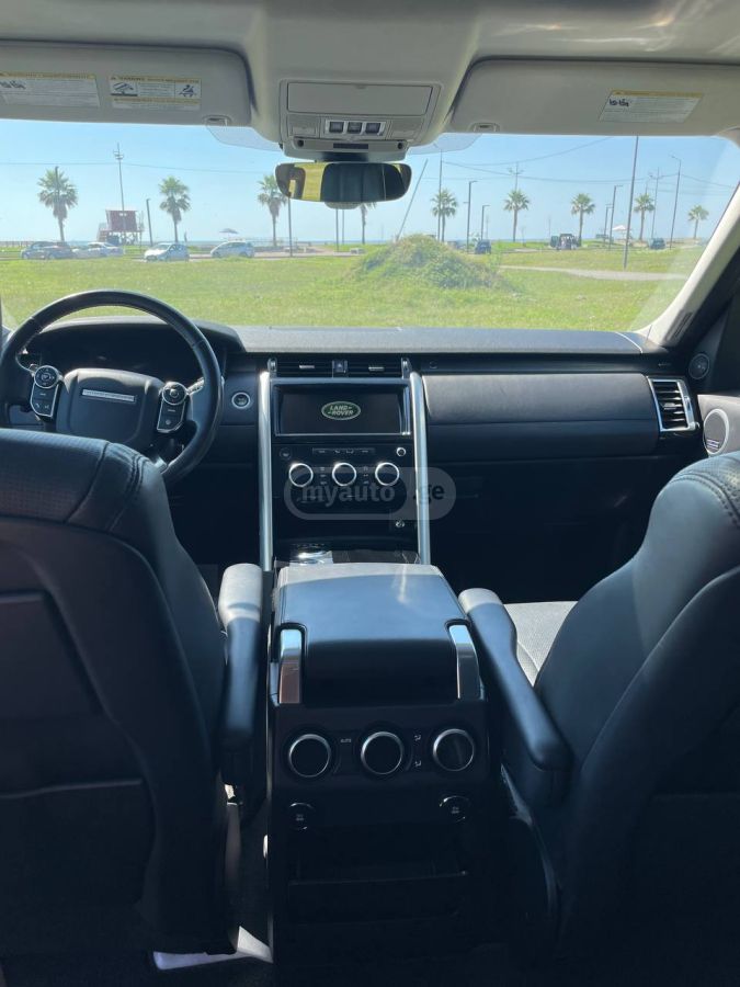 Land Rover Discovery 2018 — photo 2
