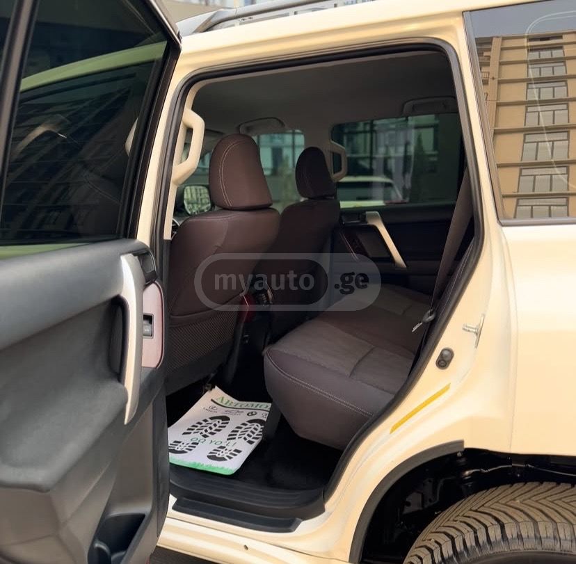 Toyota Land Cruiser Prado 2015 — photo 2