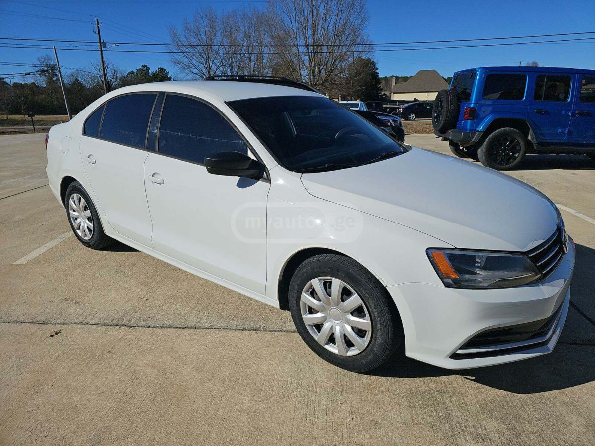 Volkswagen Jetta 2016 — photo 2