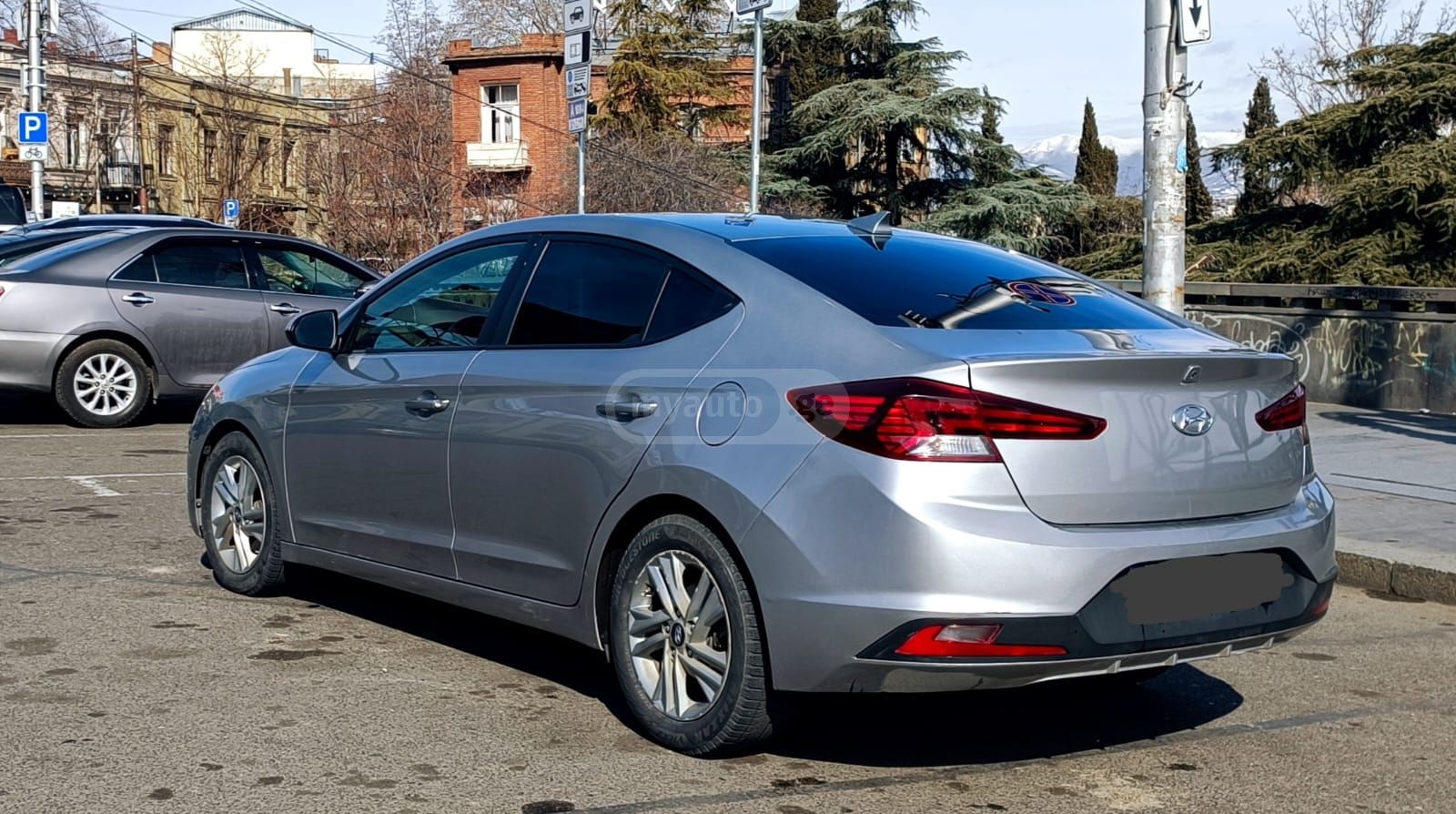 Hyundai Elantra 2019 — photo 2