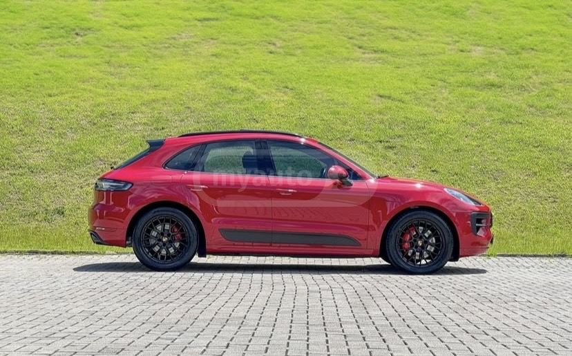 Porsche Macan 2021 — photo 2