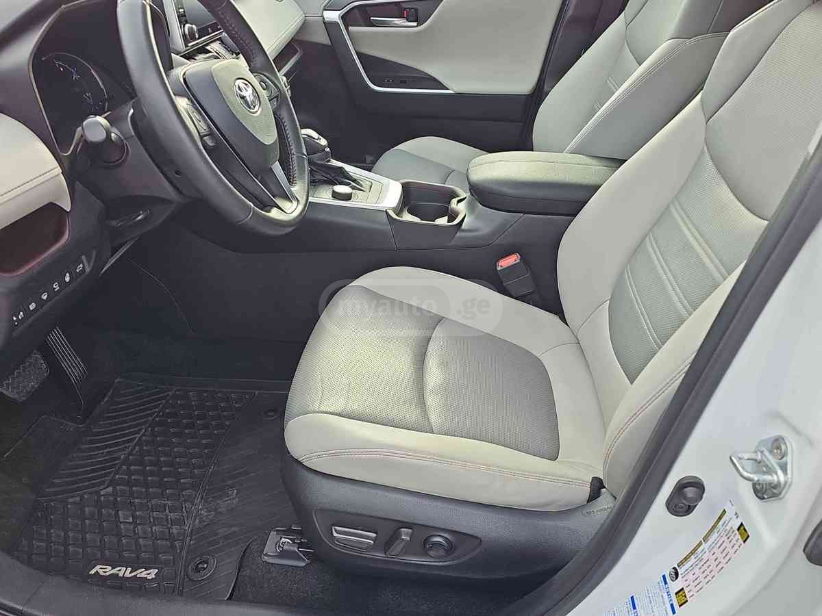 Toyota RAV 4 2021 — photo 2