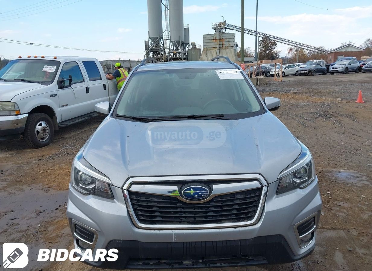 Subaru Forester 2019 — photo 2