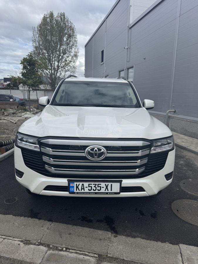 Toyota Land Cruiser 2023 — photo 2