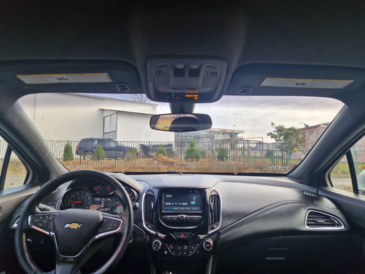 Chevrolet Cruze 2018 — photo 2