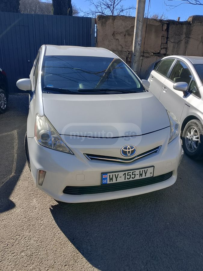 Toyota Prius V
