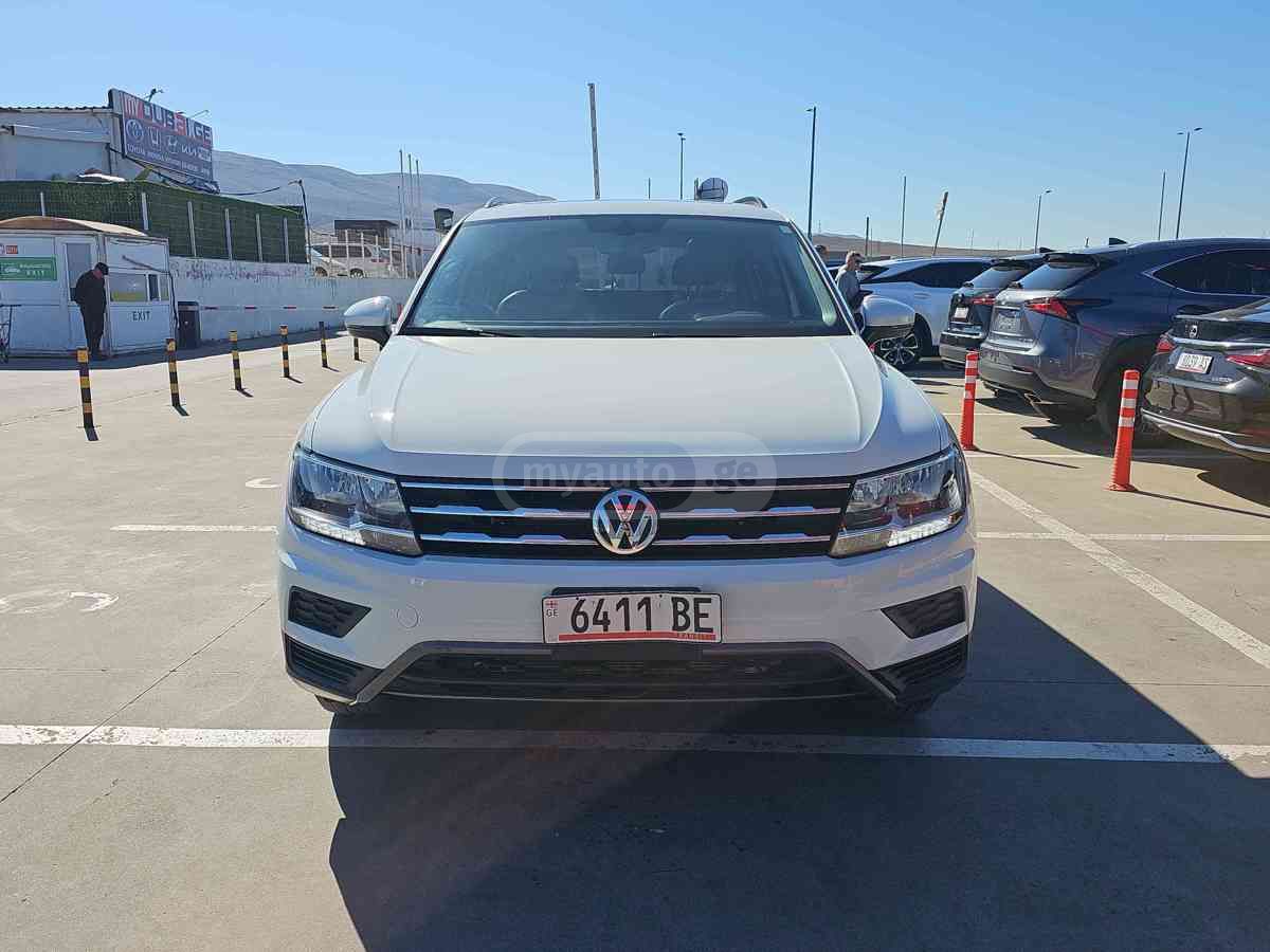 Volkswagen Tiguan 2021 — photo 2