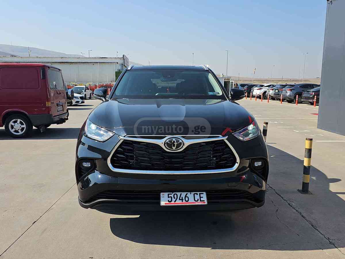 Toyota Highlander 2022 — photo 2