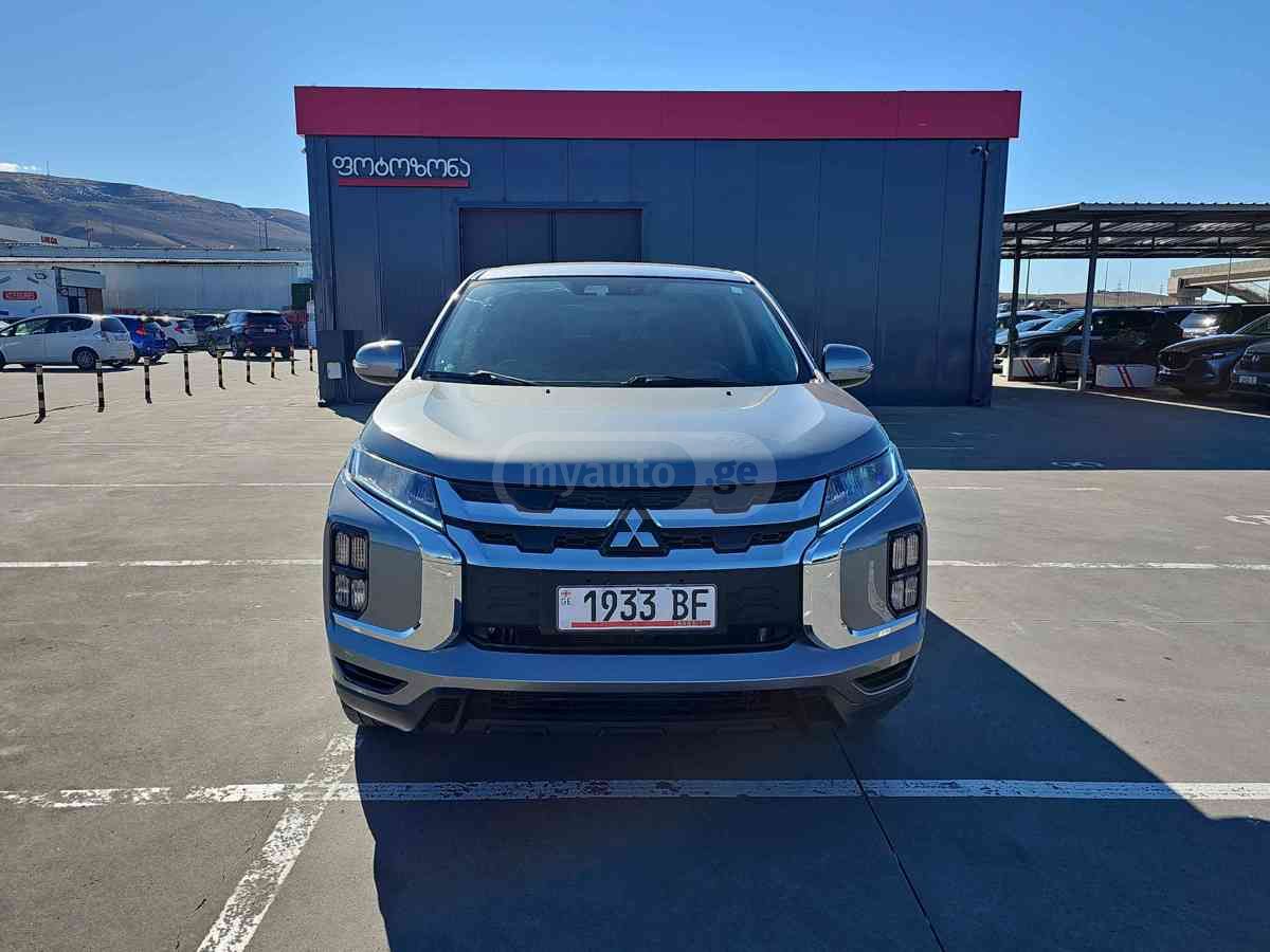 Mitsubishi Outlander 2021 — photo 2