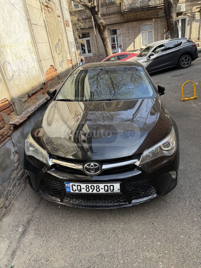 Toyota Camry 2016 — photo 2