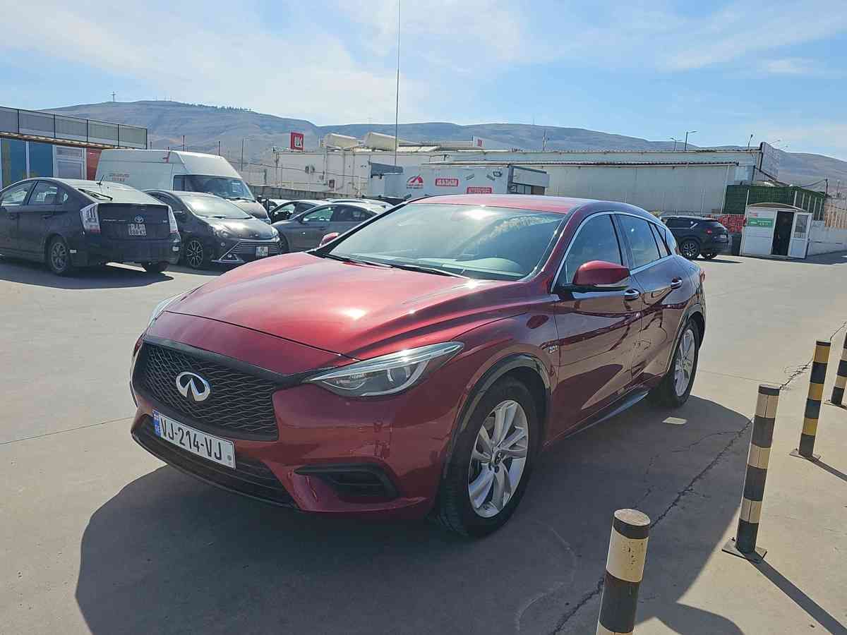 Infiniti QX 30