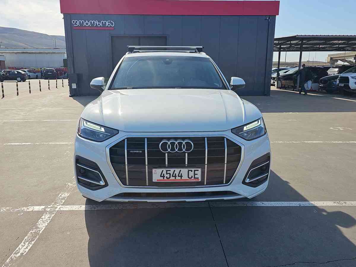 Audi Q5 2021 — photo 2