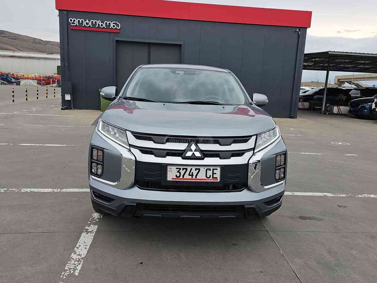 Mitsubishi Outlander 2022 — photo 2