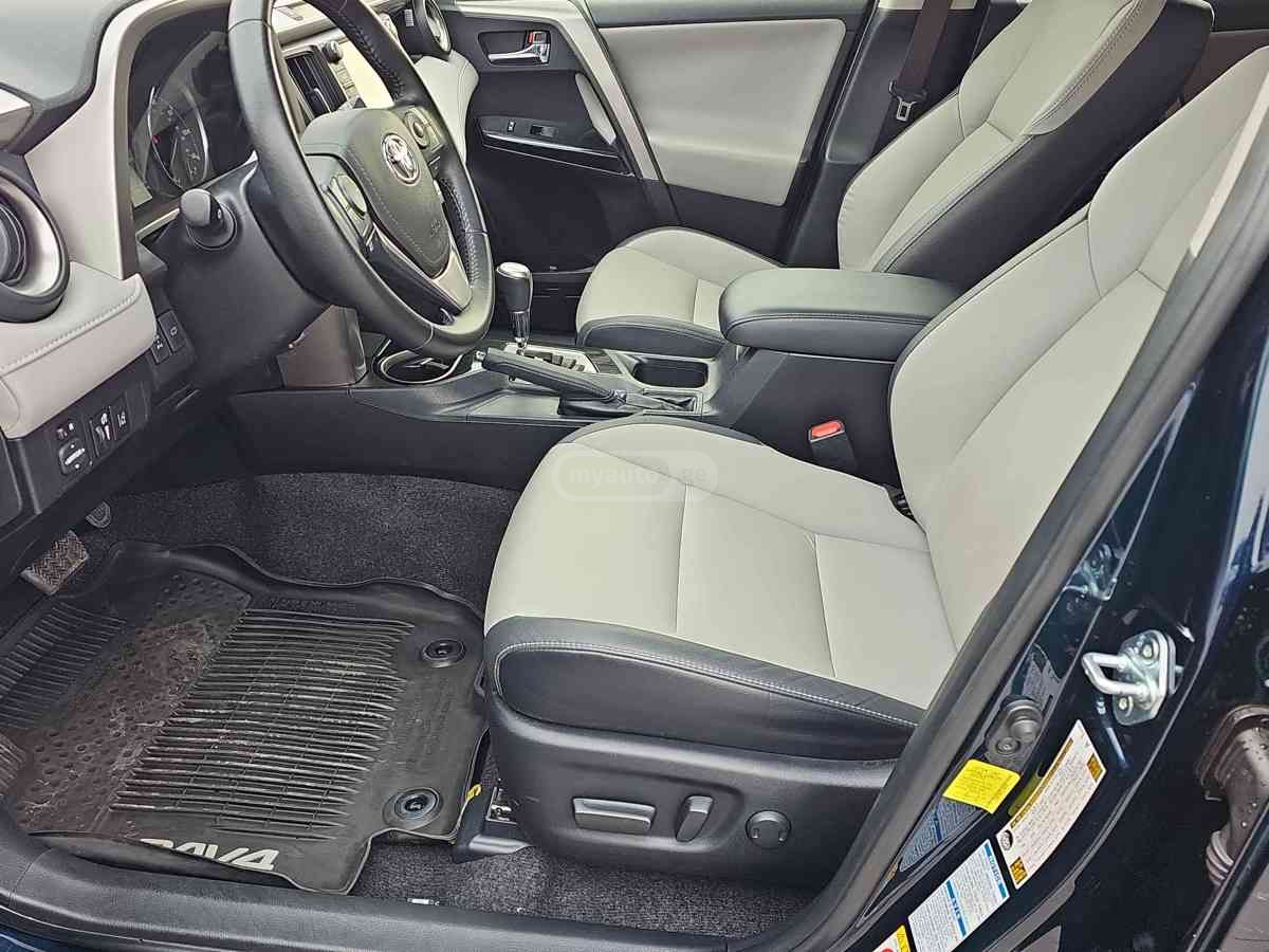 Toyota RAV4 2018 — photo 2