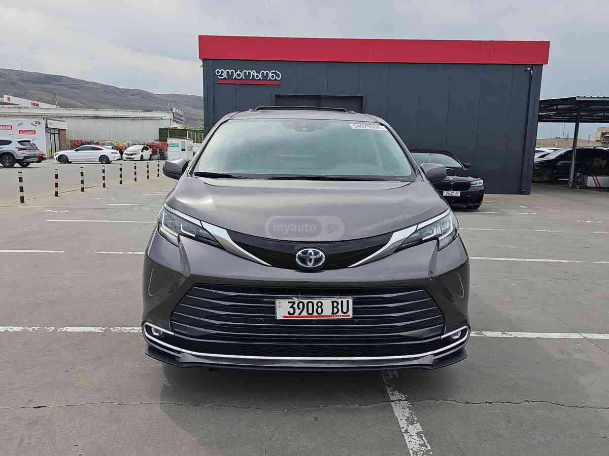 Toyota Sienna 2021 — photo 2