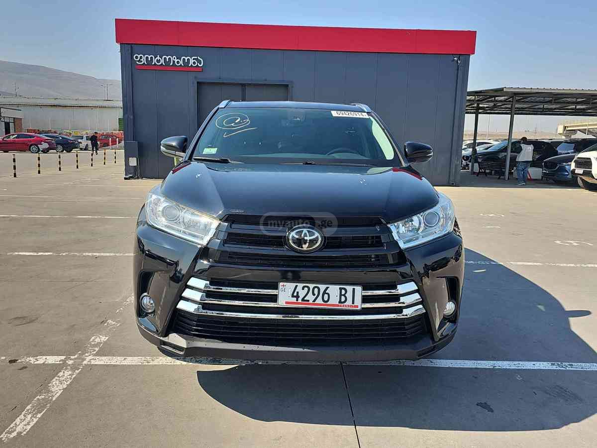 Toyota Highlander 2019 — photo 2