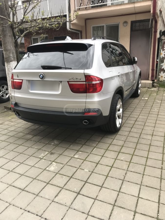 BMW X5 2009 — photo 2