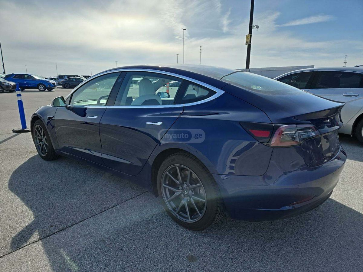 Tesla Model 3 2018 — photo 2