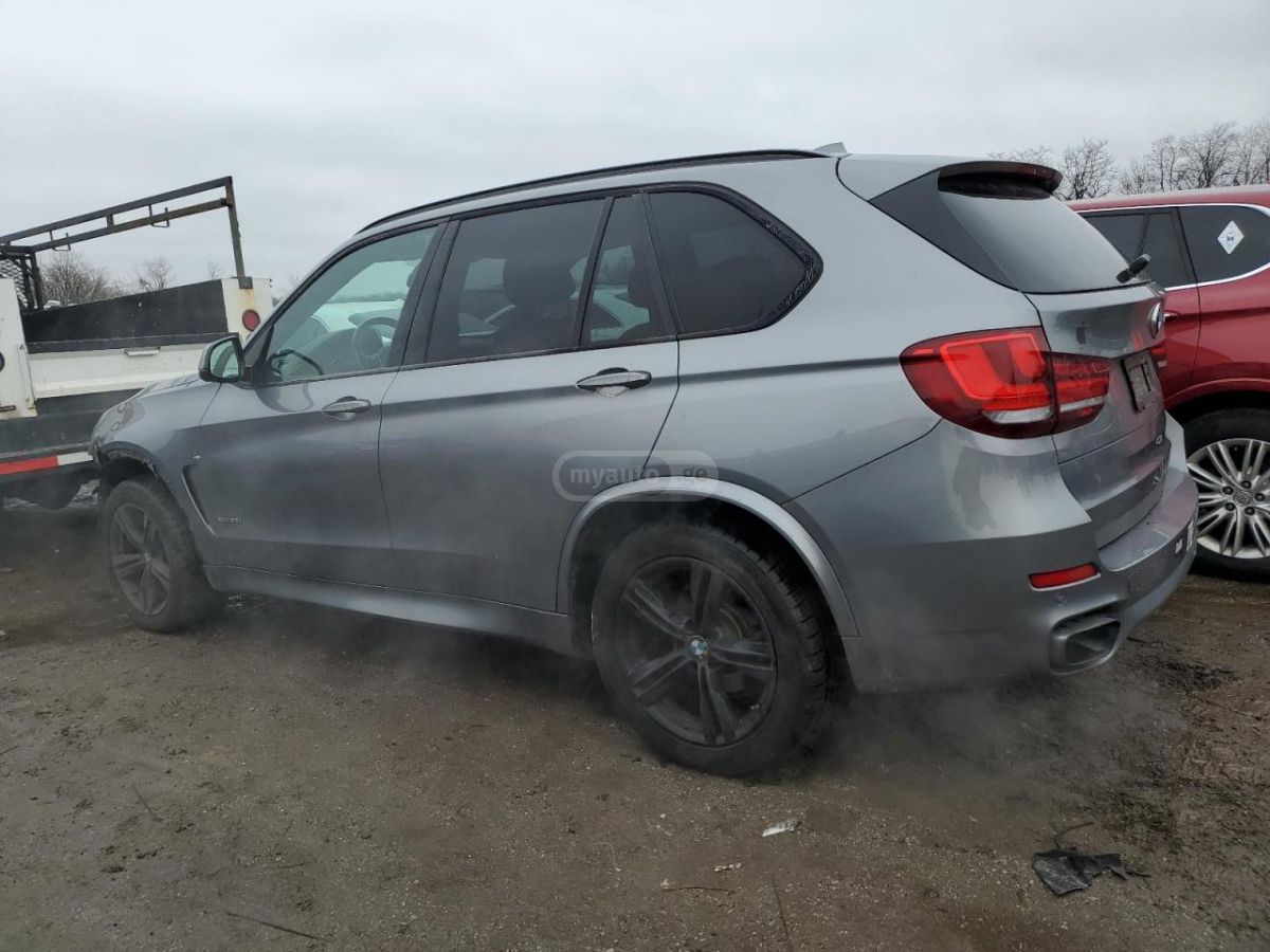 BMW X5 2017 — photo 2