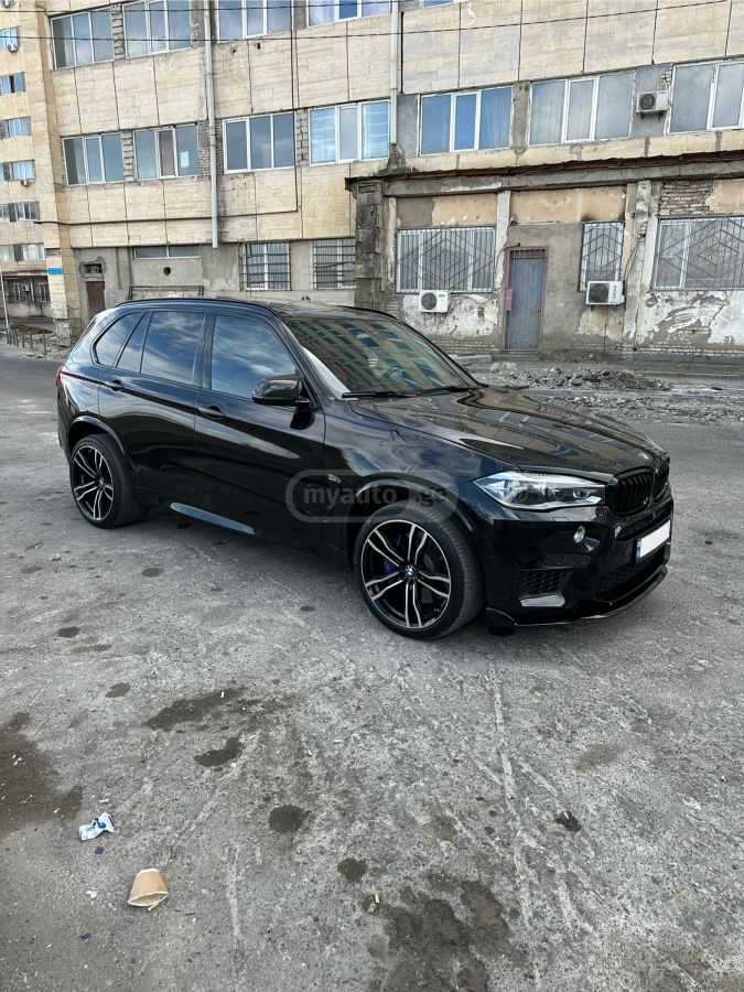 BMW X5 M 2015 — photo 2