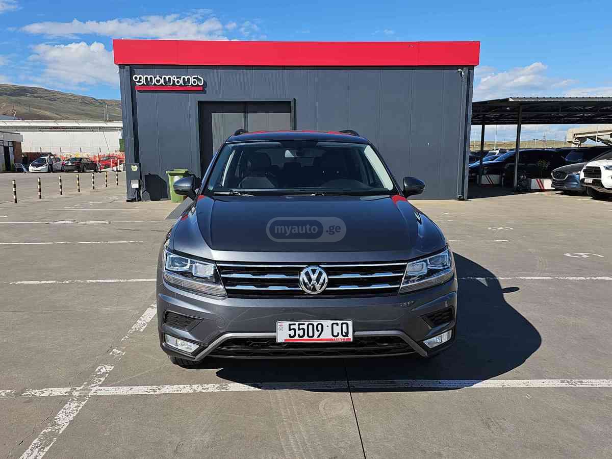 Volkswagen Tiguan 2021 — photo 2